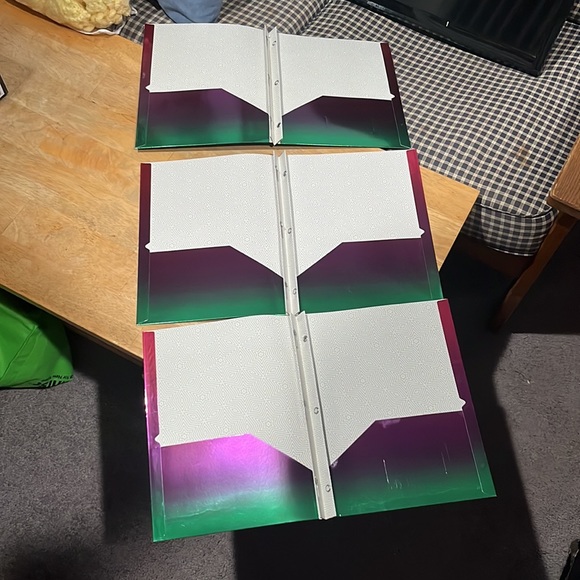 3 new binders and 3 new folders - Picture 8 of 8